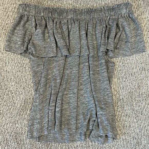 Off the Shoulder Ruffle Top - Picture 2 of 3